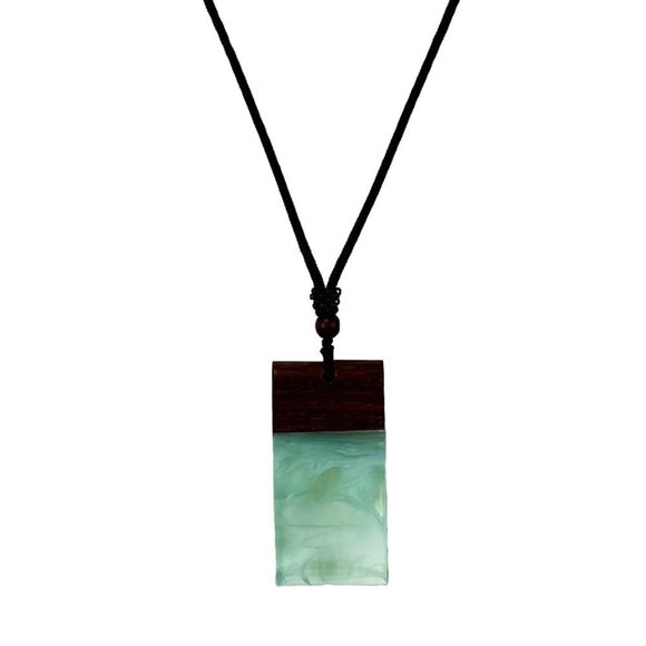 Green Jade Diffusion Necklace - Picture 1 of 3